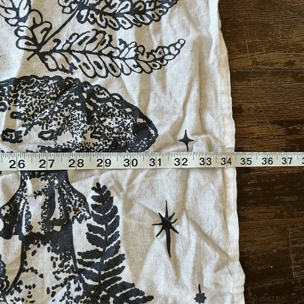 Tapestry Wall Hanging Flowers Mushrooms Butterflies Boho 34x46 White/Black